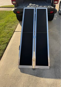 Portable aluminum ramp 6ft with extra legs support
