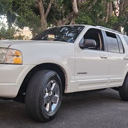 2004 Ford Explorer