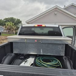 STAINLESS STEEL TOOLBOX WTH KEY