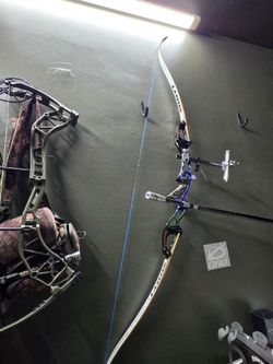 Archer Hoyt recurve bow