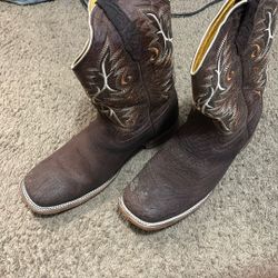 Boots,hat,belt,bandana For 200