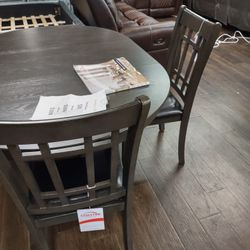 New Dinning Set With 4 Chairs