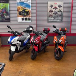 Spyder 200cc Moped Automatic