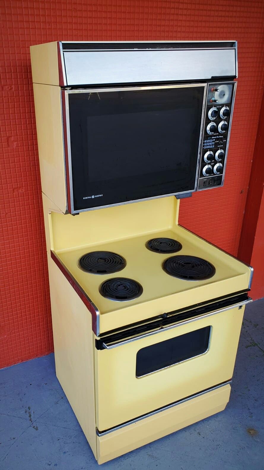 Vintage 1970s Harvest Gold Double Oven Hi Lo Stove