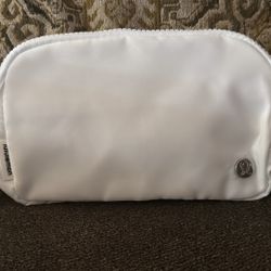 lululemon belt bag