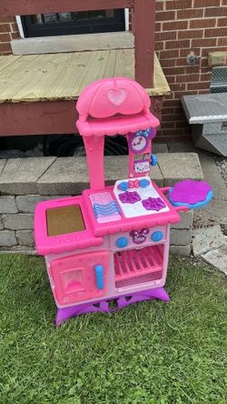 Girls play kitchen