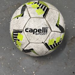Capelli Sport size 5 ball. Great For training and Game use 