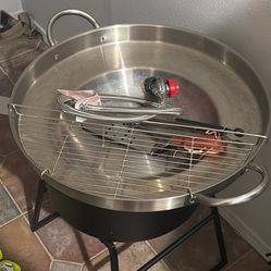 Round Out Door Cooker