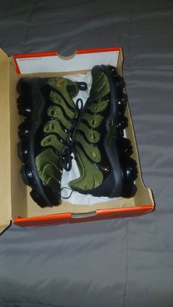 New Nike VAPORMAX Plus  9.5 ARMY COLORS