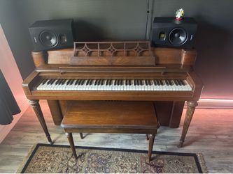 Wurlitzer Spinet Piano
