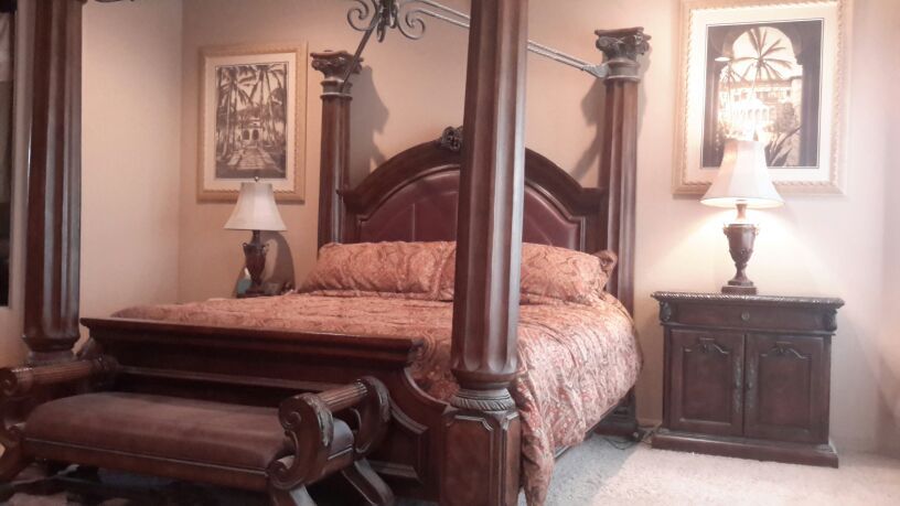 King Ashley s Casa Mollino Bedroom set for Sale in Casa Grande AZ