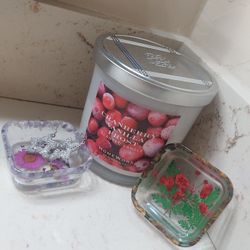 Resin Dishes With Flowers And Stones 