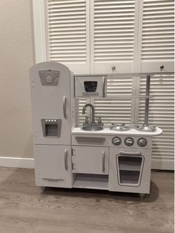 KidKraft Play Kitchen