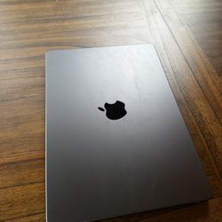 MacBook Pro m4 Pro 24gb RAM 2024