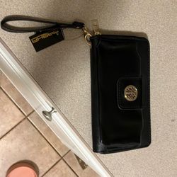 Brand new with tags wristlet Sasha handbags 👜