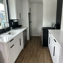 Custom Kitchen Cabinets