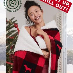 VICTORIA'S SECRET/PINK SHERPA BLANKET 50'x60" NEW