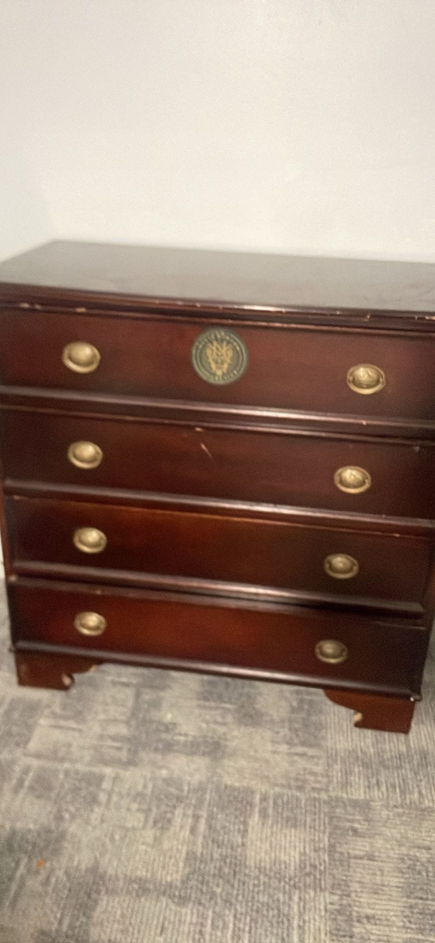 Dresser 