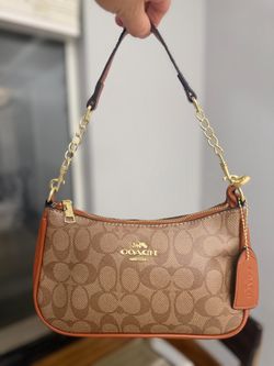 NEW Shoulder bag, comes with dust bag