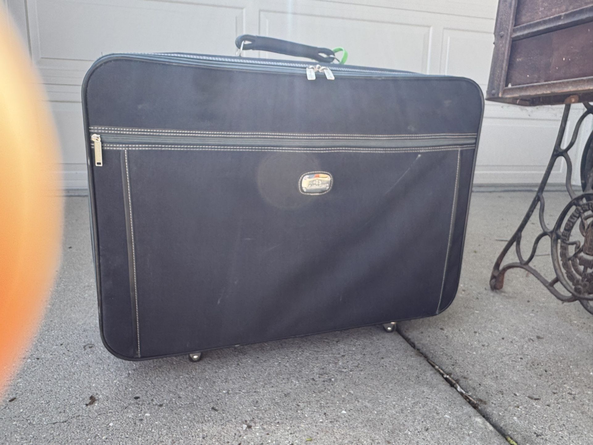Vintage Jordache Luggage Set – 3-Piece Travel Collection