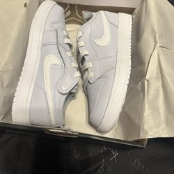 Youth Jordan 1 Low