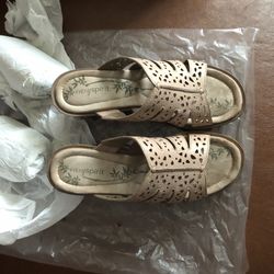 Easy Spirit Beige Leather Sandals Size 7