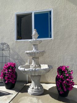 Resin 5. foot tall water fountain