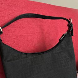 Black Zippered Purse 