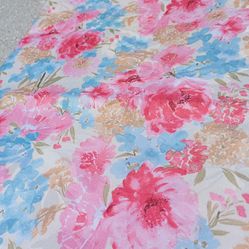 Tablecloth pink and blue floral