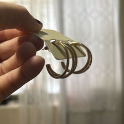 Show Gold Round Earrings