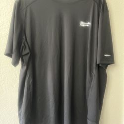 Milwaukee Men's WORKSKIN 2XL  Black Lightweight Performance Short-Sleeve T- Shirt   10 each   Used in great condition     2 black shirts in XXL availa