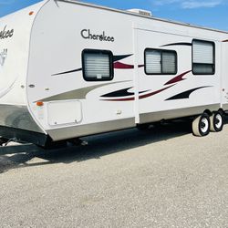 2011 Cherokee 34FT 2 Slides With Bunk Beds