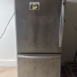Whirlpool Fridge $195