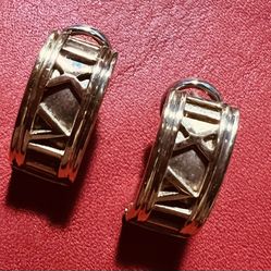 18k Vintage Earring 