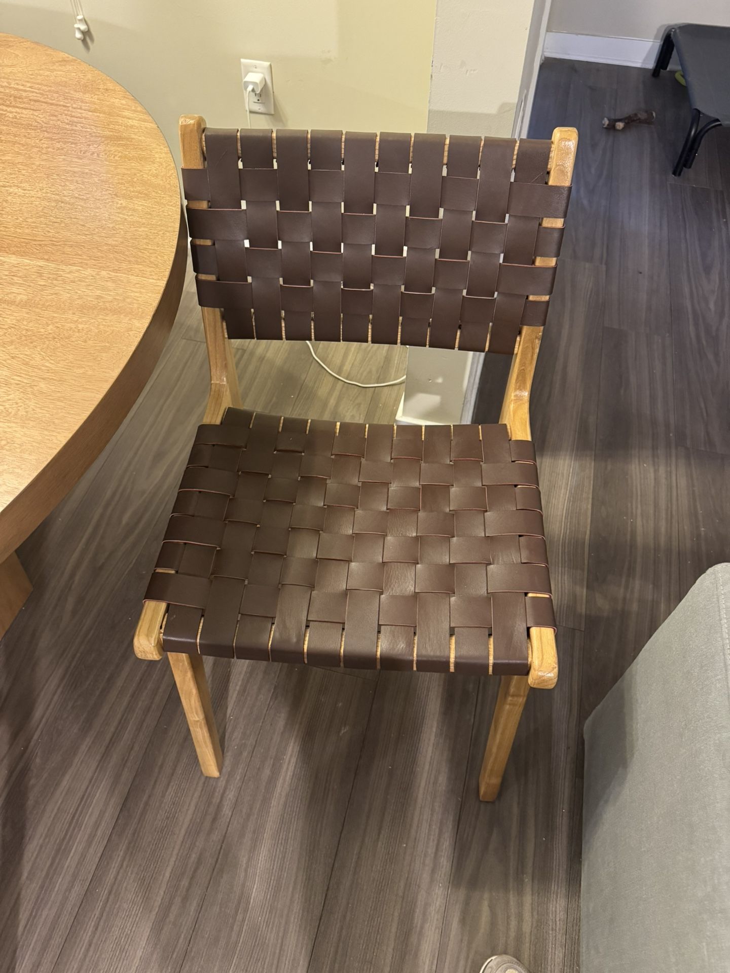 Ashley Furniture Safavieh Dining Chairs (4 chairs)