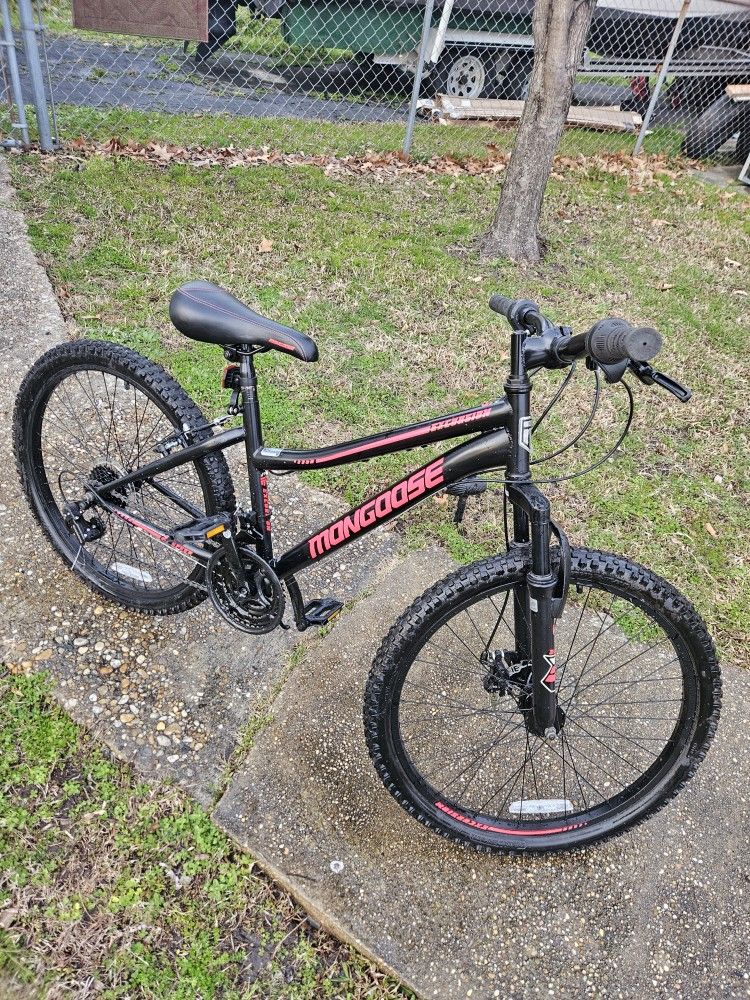 Mongoose Excursion 24-inch, 21 Speed Unisex Mountain Bike. New.