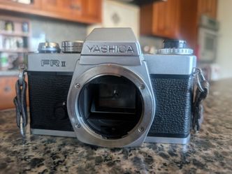 Yashica FR-II works perfectly