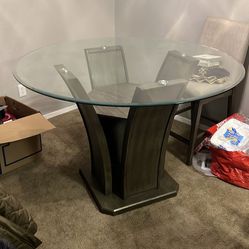 Large glass Dining Room Table With 3 High Top Chairs