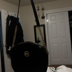 Black Leather Michael Kors Crossbody Bag (mini)