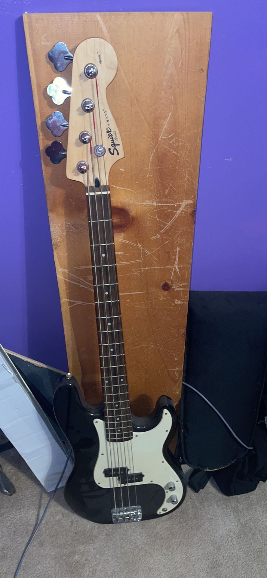 Squier Bass