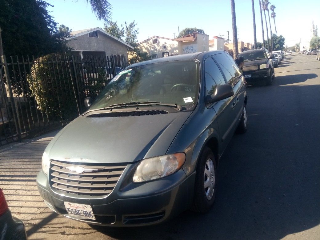 2006 Chrysler Town & Country