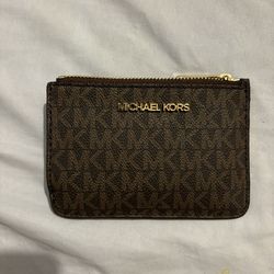 MICHAEL KORS BROWN TRAVEL WALLET