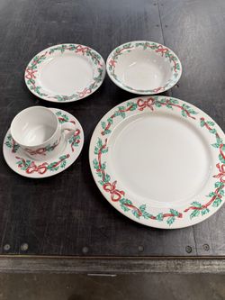 Christmas Ribbons Dinner Set