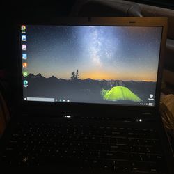 DELL  LAPTOP  COMPUTER  WINDOWS  10 pro   500 gigs   Storage  and  4  gigs  memories  and good  battery  with  camera