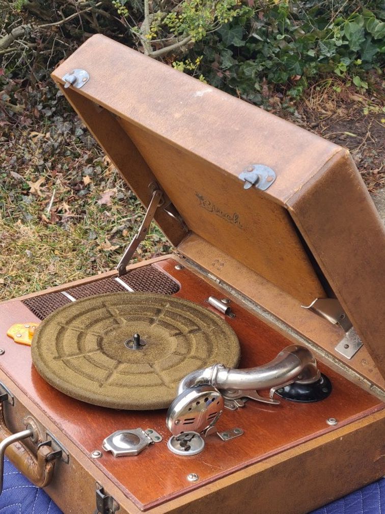 1930's Antique Victrola Birch Portable Phonograph Record Player