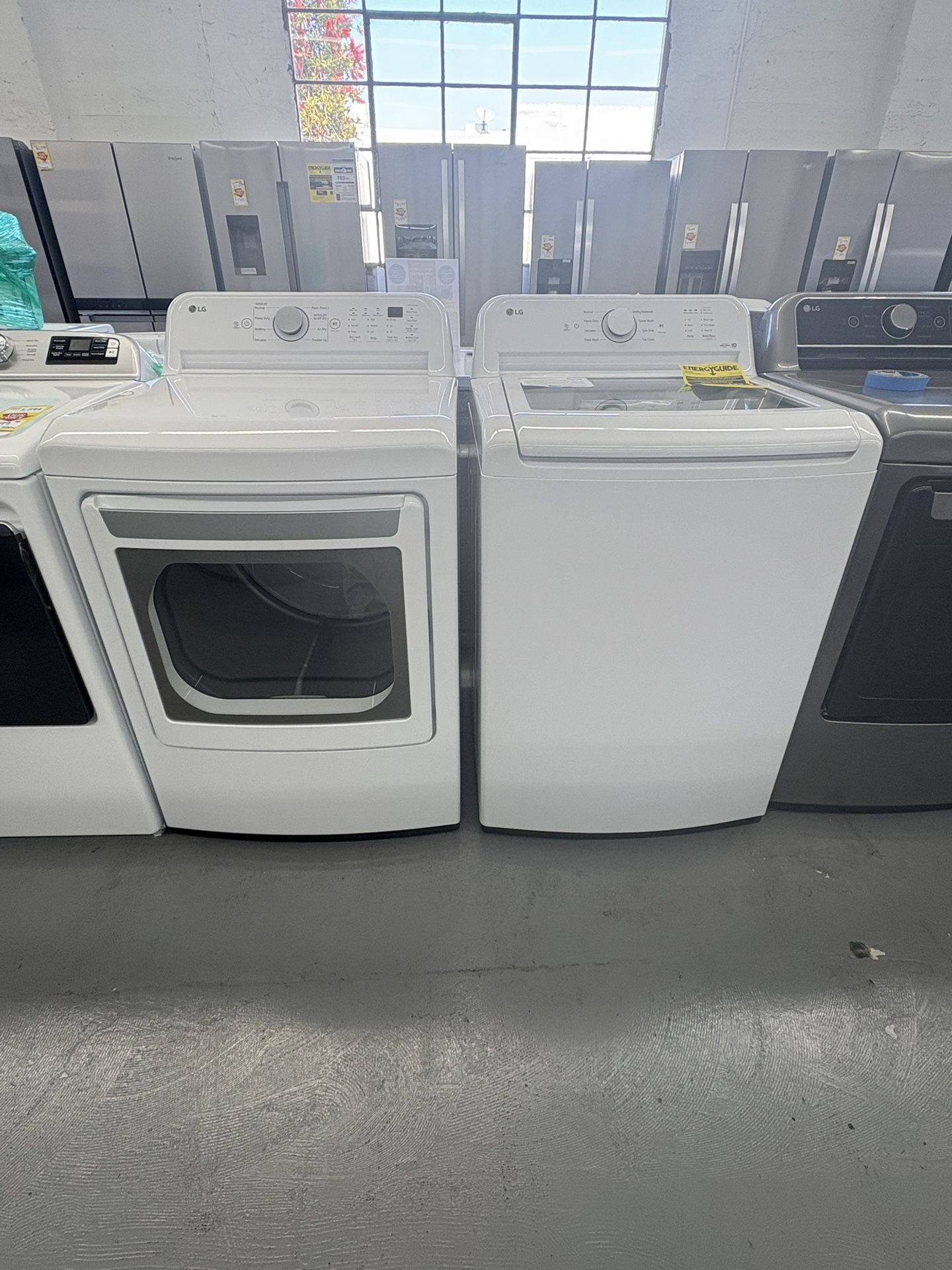 LG Set Washer 4.1 Cu Ft And Dryer Gas