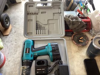Coleman 18 V battery drill set