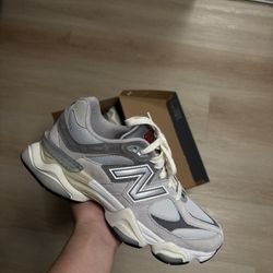 New Balance 9060 Size 8 Brand New 