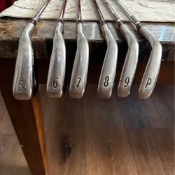 Titleist AP1 Men’s Right Hand Iron Set