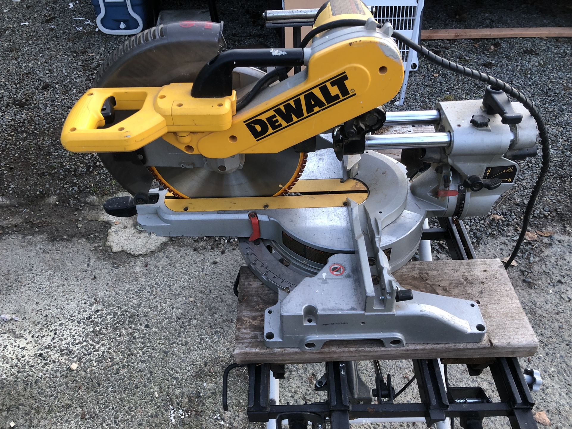 DeWalt miter saw (12”. )